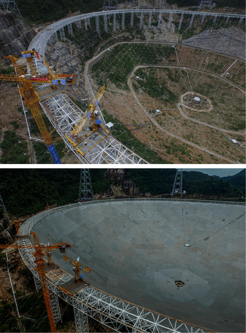 拼版照片：上图为2015年8月2日拍摄的FAST首块反射面板安装成功；下图为2016年7月2日拍摄的FAST一景。新华社发
