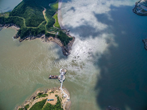 兆瓦级大型海洋潮流能发电机组在浙江舟山成功发电