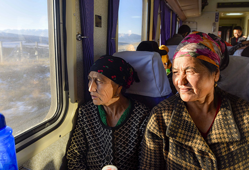 新疆铁路第八次调图 南北疆腹地首次实现客运直达