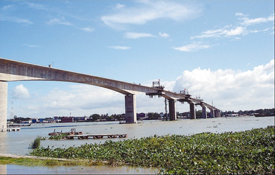 中企在孟加拉国援建的7座大桥为当地百姓带来