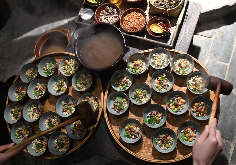 油茶是广西三江侗族自治县侗族同胞的日常饮食,也常常用来待客.