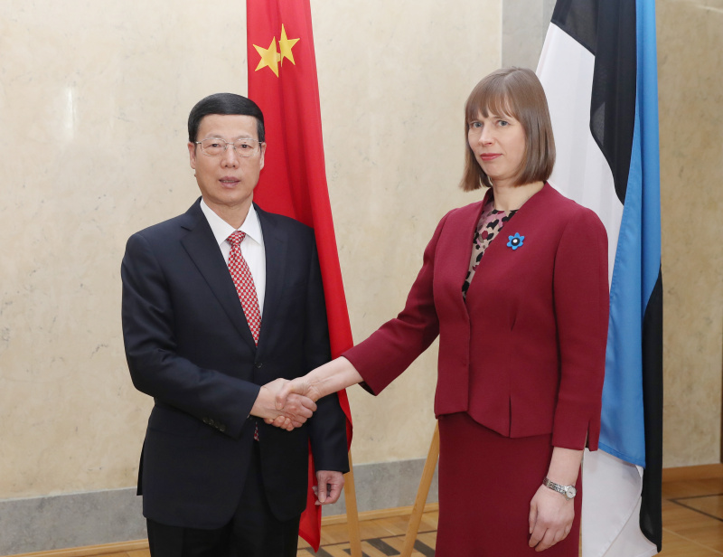 4月13日，应邀访问爱沙尼亚的国务院副总理张高丽在塔林会见爱沙尼亚总统卡柳莱德。