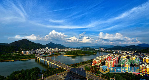 修水县城景.记者 杨继红 摄