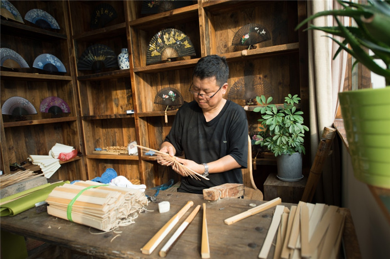 传统文化记忆,吸纳当地农村剩余劳动力,传承竹编,竹雕,竹扇制作技艺