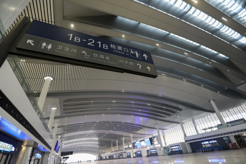 12月20日拍摄的重庆西站站房内部.