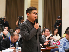 记者1-180.jpg