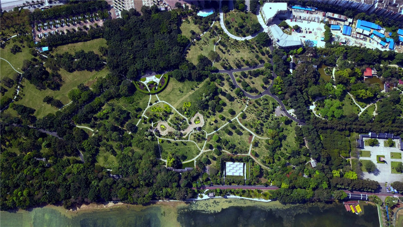 人均绿化面积_人均耕地面积图(2)