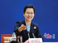 袭艳春请记者提问2.jpg