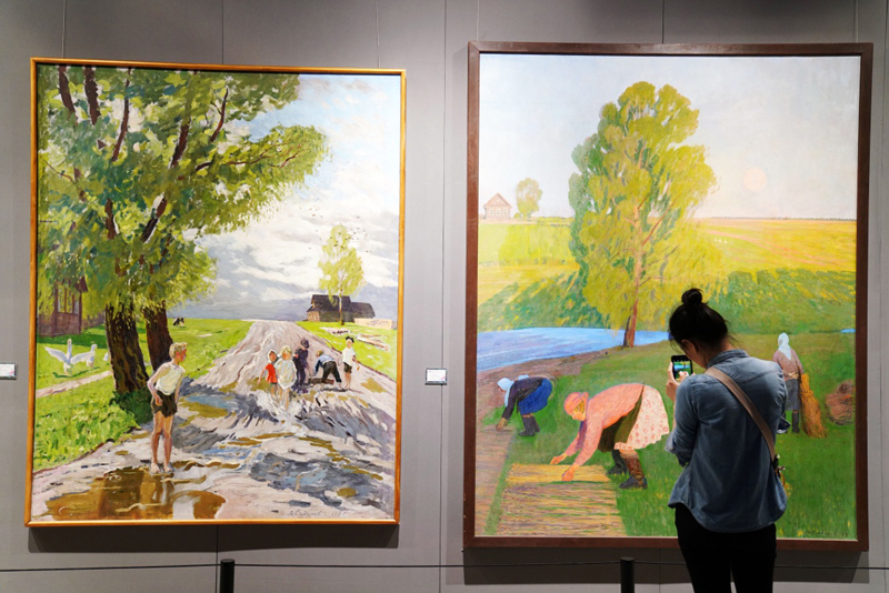 国际油画展"添彩"中俄博览会