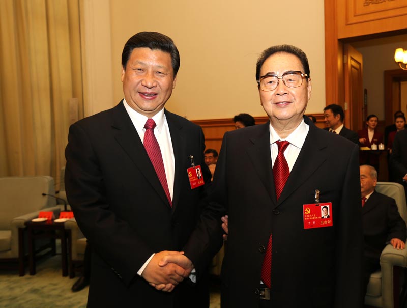 2012年11月14日,在党的十八大闭幕前,习近平同志同李鹏同志在一起.