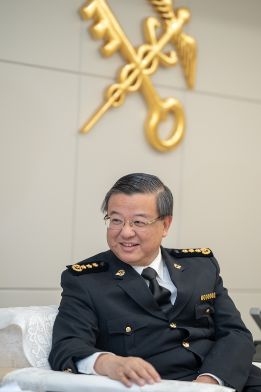 全力以赴稳外贸,促开放,守国门—专访海关总署署长倪岳峰