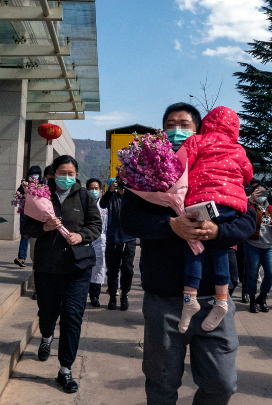 病人出院照片图片