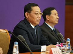 农业农村部渔业渔政管理局局长张显良回答记者提问_副本.jpg