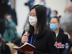 新民晚报记者提问.jpg