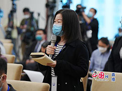 每日经济新闻记者提问.jpg