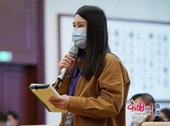 每日经济新闻记者提问_副本.jpg