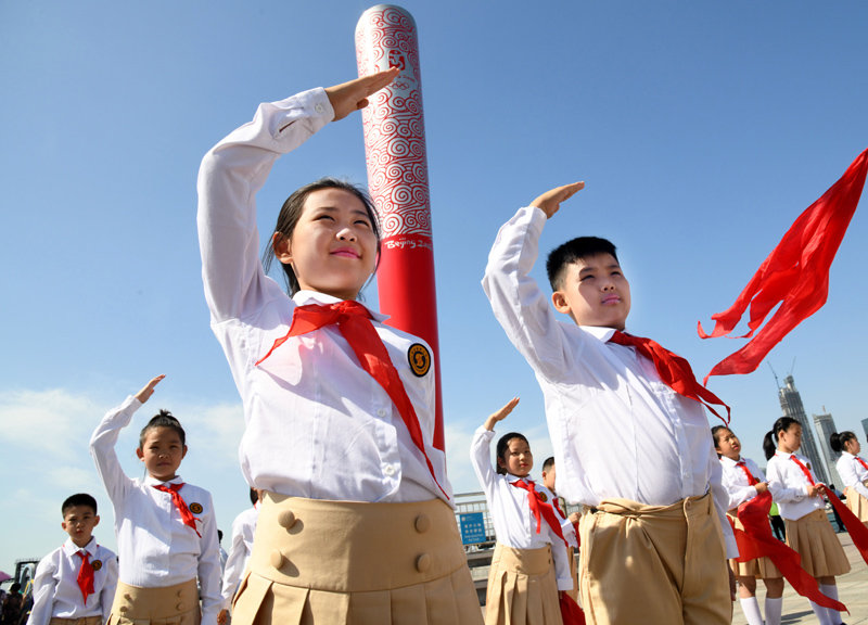 "美丽的中国梦属于你们"——以习近平同志为核心的党中央关心少年儿童