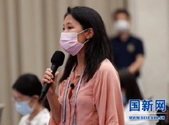 CGTN记者提问_large.gif