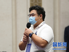 中央广播电视总台央广记者提.jpg