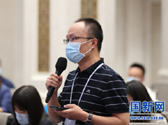 澎湃新闻记者提问_large.jpg