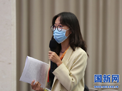 第一财经记者提问_large.jpg