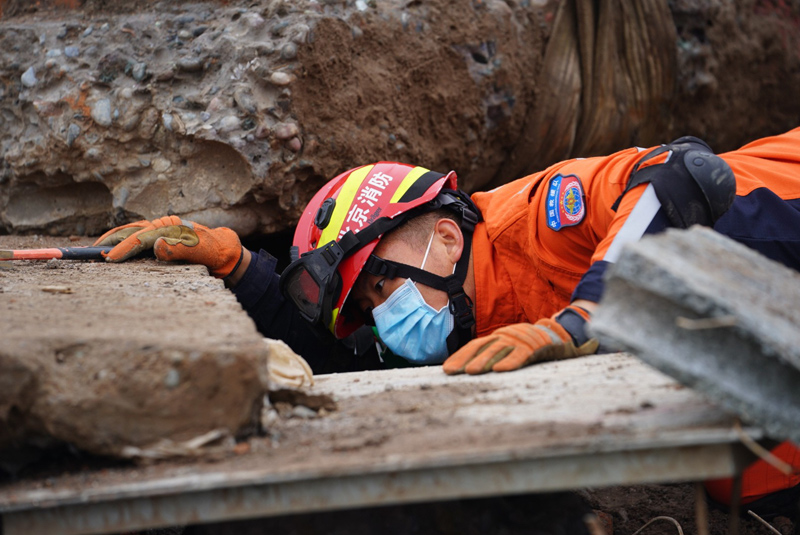 "应急使命·2021"抗震救灾演习在四川举行