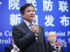 国药集团中国生物的副总裁张云涛回答记者提问.jpg