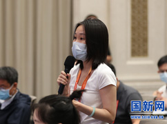 中国财经报记者提问_large.jpg