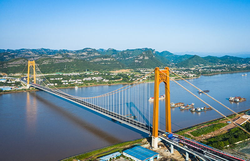 湖北宜昌:伍家岗长江大桥建成试通车