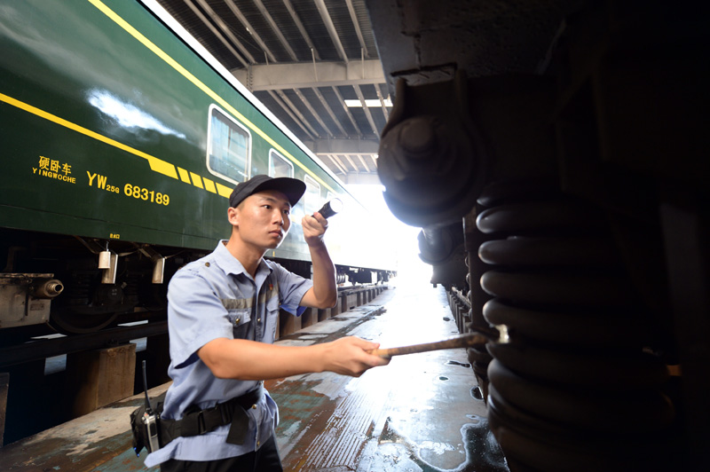 看今日中国——坚守岗位