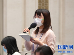 封面新闻记者提问_large.jpg