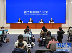 5国务院政策例行吹风会主席台_large.jpg