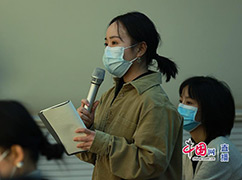 12.香港中评社记者提问.jpg