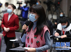 14海报新闻记者提问_large.jpg