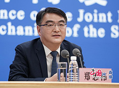 11科研攻关组疫苗研发专班工作组组长、国家卫生健康委科技发展中心主任郑忠伟回答记者提问.jpg