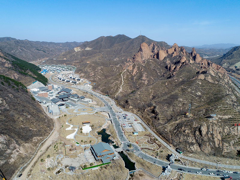 近年来,当地持续推进美丽乡村建设,通过完善基础设施,山体绿化