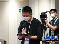 15南方都市报记者提问_large.jpg