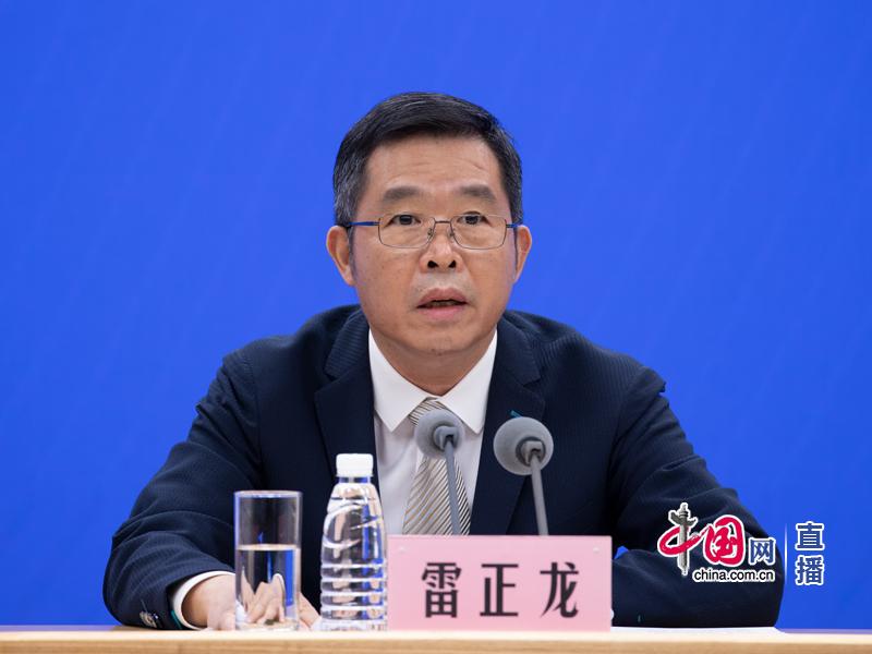 7国家卫生健康委疾控局副局长、一级巡视员雷正龙回答记者提问.jpg
