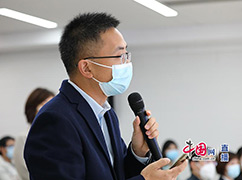 8新华社记者提问.jpg