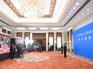 采访部长题图.jpg