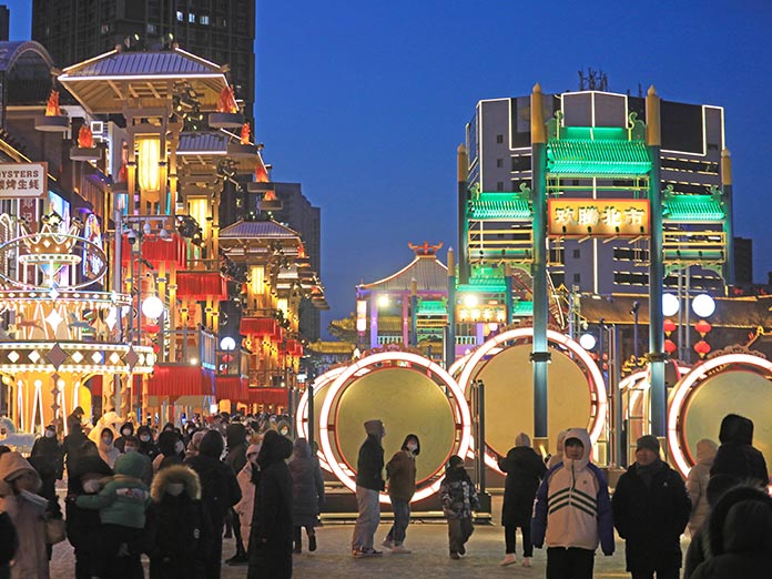 辽宁沈阳：皇寺庙会年味浓-北市场里过大年000.jpg