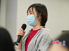 10南方都市报记者提问.jpg