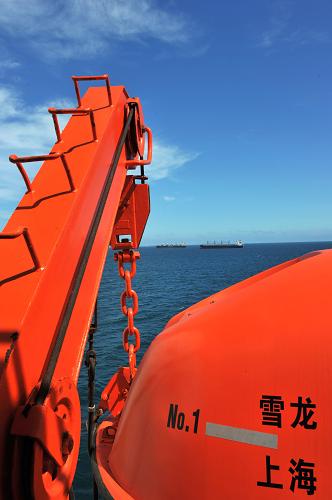 3月17日,“雪龙”号抵达弗里曼特尔锚地。新华社记者 张建松 摄