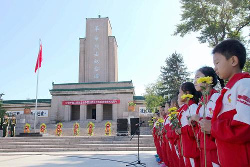 张家口市烈士陵园图片