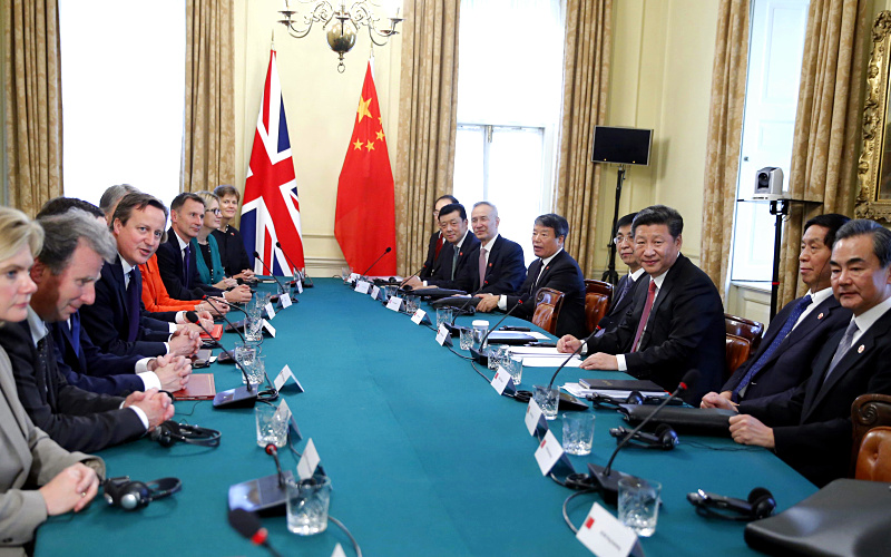 习近平同英国首相卡梅伦举行会谈
