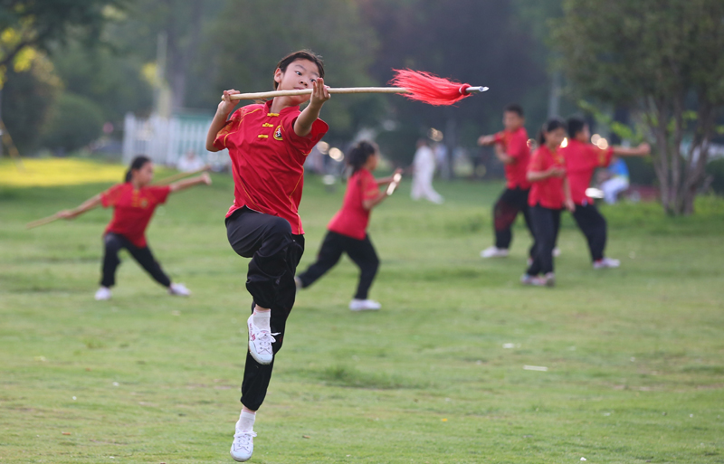 泛亚电竞全民健身日 快乐动起来(图1)