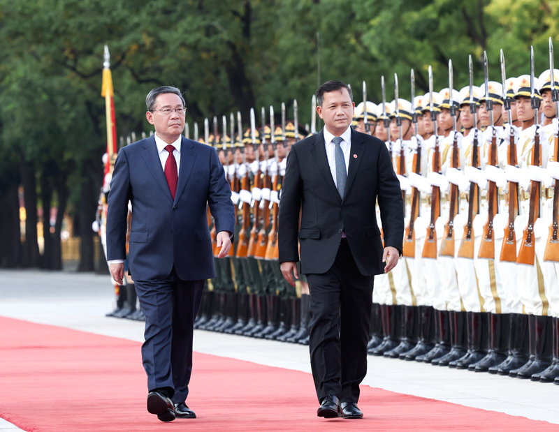 李強同柬埔寨首相洪瑪奈會談