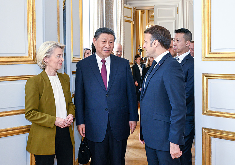 习近平同法国总统马克龙、欧盟委员会主席冯德莱恩举行中法欧领导人三方会晤 习近平同法国总统马克龙、欧盟委员会主席冯德莱恩举行中法欧领导人三方会晤