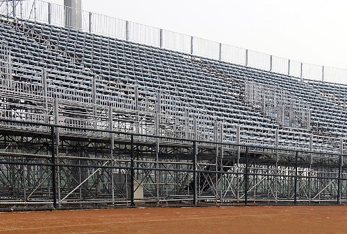 这是五棵松棒球场的观众座席(5月16日摄)。新华社记者 王颂 摄