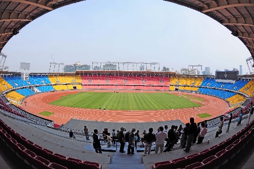 这是北京工人体育场内景(摄于5月19日)。 新华社记者杜华举摄